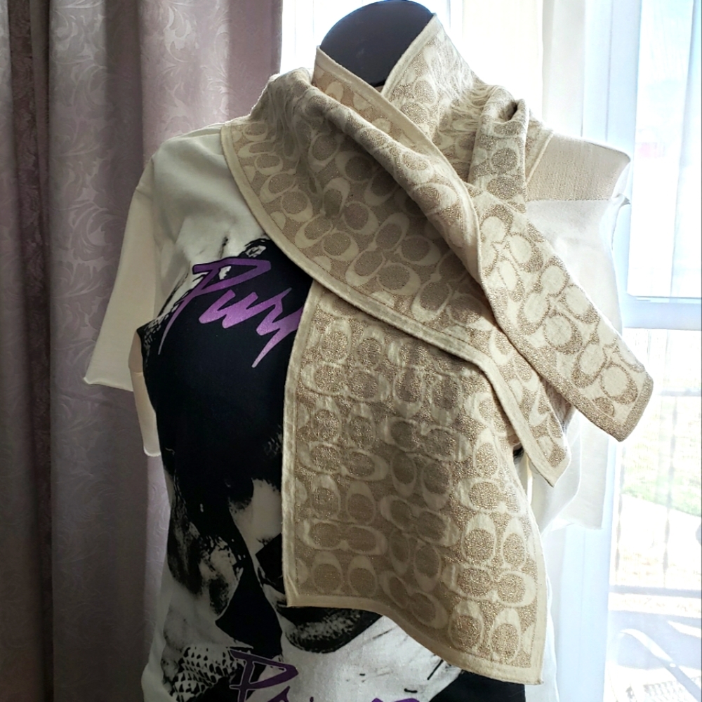 Coach scarf